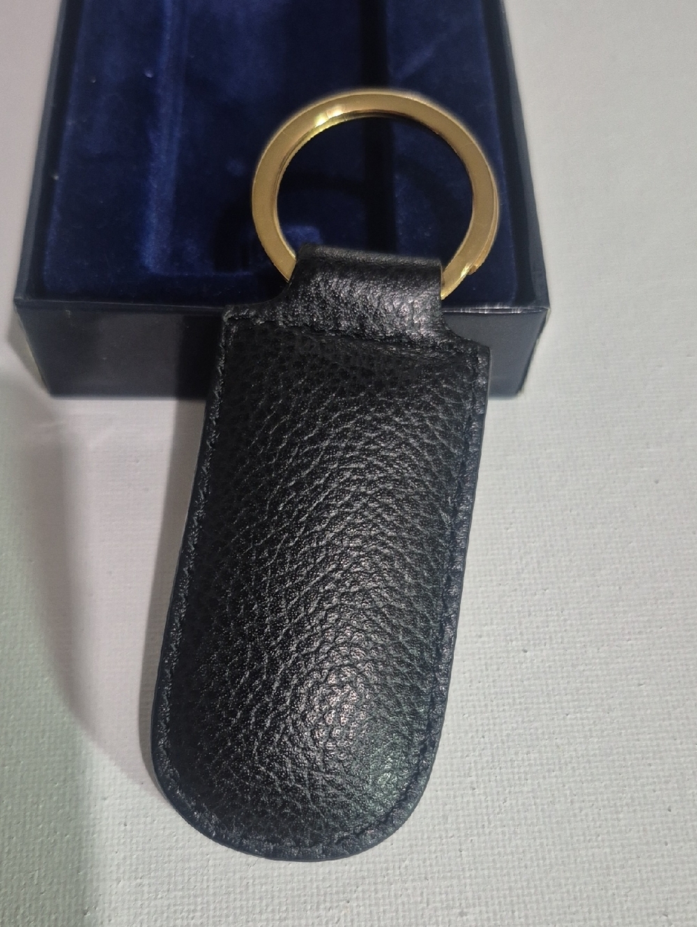 Burberry Black Leather Key Holder with Gold Plate - Picture 4 of 5